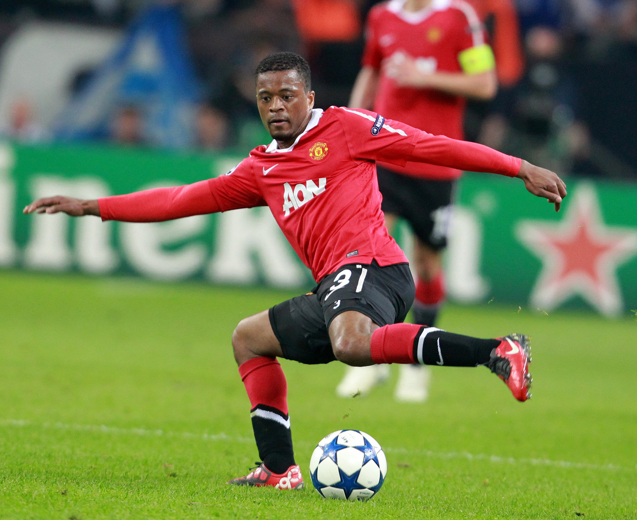 直致力于球 直致力于球